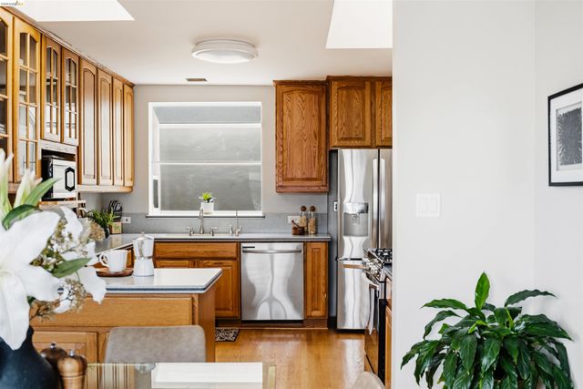 251 Alexander Ave, Daly City, CA 94014