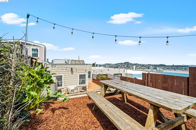251 Alexander Ave, Daly City, CA 94014