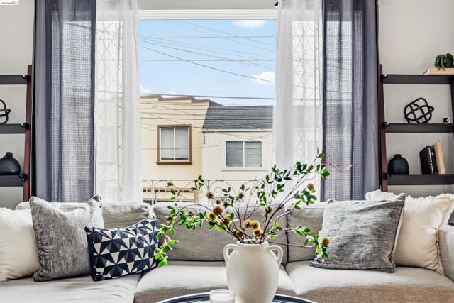 251 Alexander Ave, Daly City, CA 94014