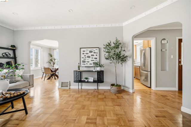 251 Alexander Ave, Daly City, CA 94014