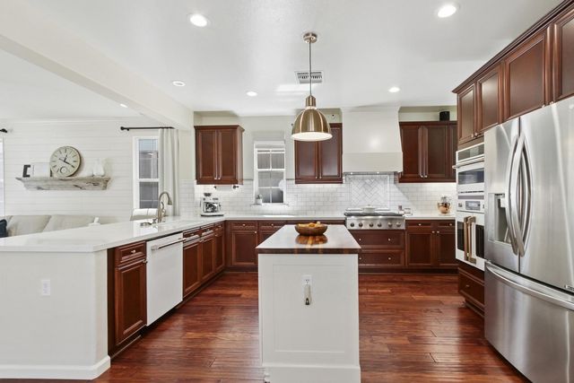 2035 Camp Whitney Cir, Rocklin, CA 95765