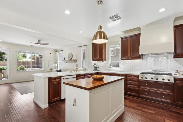 2035 Camp Whitney Cir, Rocklin, CA 95765