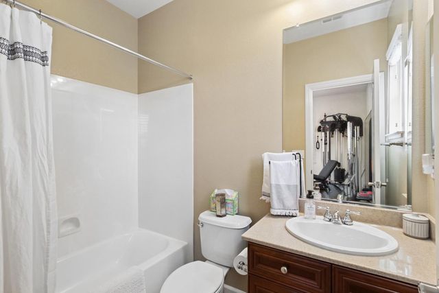 2035 Camp Whitney Cir, Rocklin, CA 95765