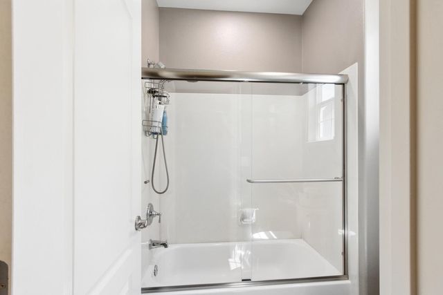 2035 Camp Whitney Cir, Rocklin, CA 95765