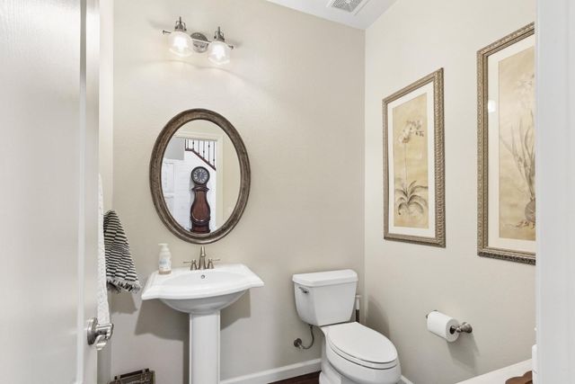2035 Camp Whitney Cir, Rocklin, CA 95765