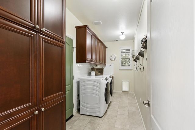 2035 Camp Whitney Cir, Rocklin, CA 95765