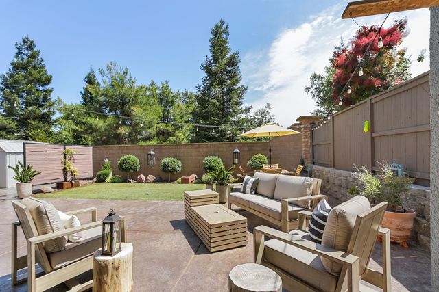 2035 Camp Whitney Cir, Rocklin, CA 95765