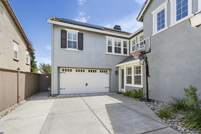 2035 Camp Whitney Cir, Rocklin, CA 95765