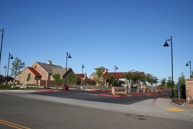 2035 Camp Whitney Cir, Rocklin, CA 95765