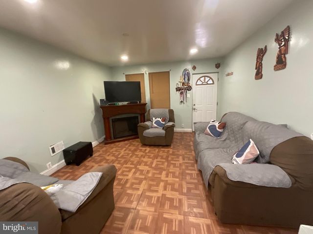 2112 HOWELL ST, Camden, NJ 08105