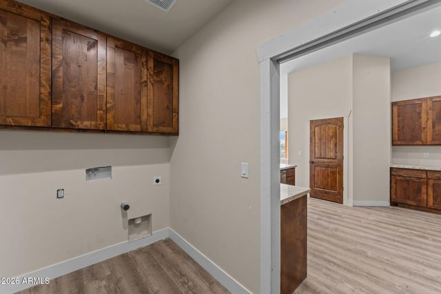 55 E Mosey Way, Wickenburg, AZ 85390