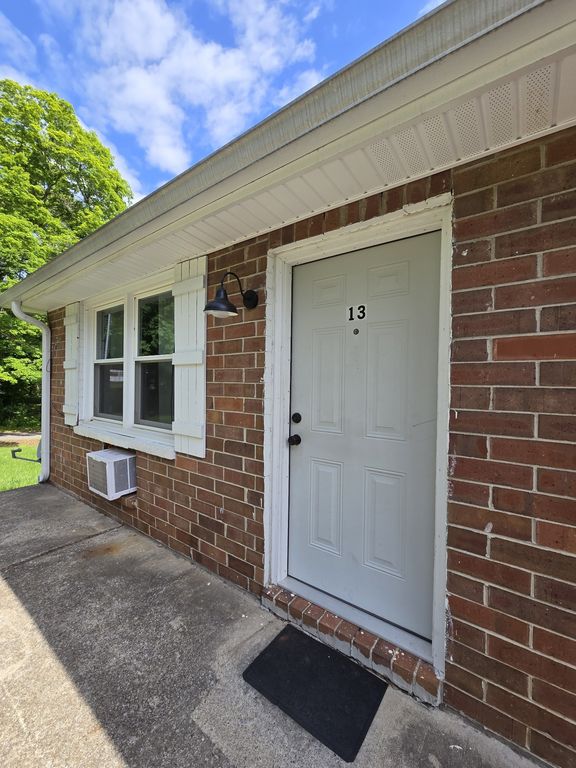 82 W Fork Dr Apt 13, Clarksville, TN 37042