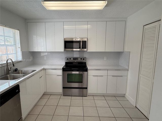 13495 SW 62nd St, Miami, FL 33183