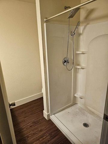 219 S Robinson ST A, Taylor, TX 76574