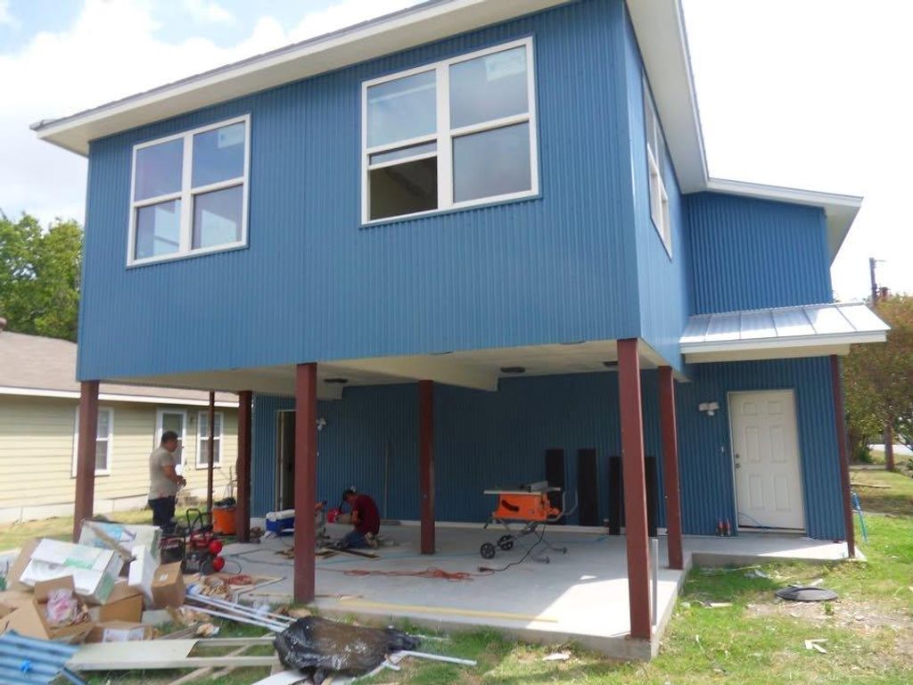 219 S Robinson ST A, Taylor, TX 76574