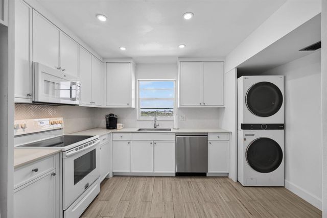 801 Lake Shore Drive 716, Lake Park, FL 33403