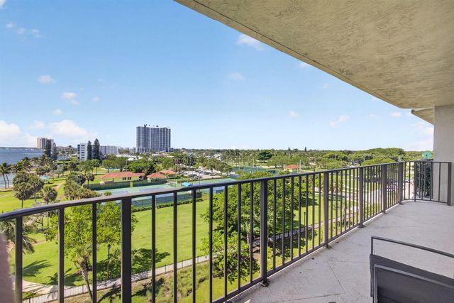 801 Lake Shore Drive 716, Lake Park, FL 33403