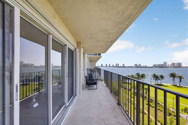 801 Lake Shore Drive 716, Lake Park, FL 33403