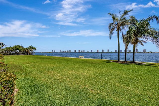 801 Lake Shore Drive 716, Lake Park, FL 33403