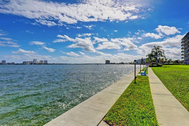 801 Lake Shore Drive 716, Lake Park, FL 33403