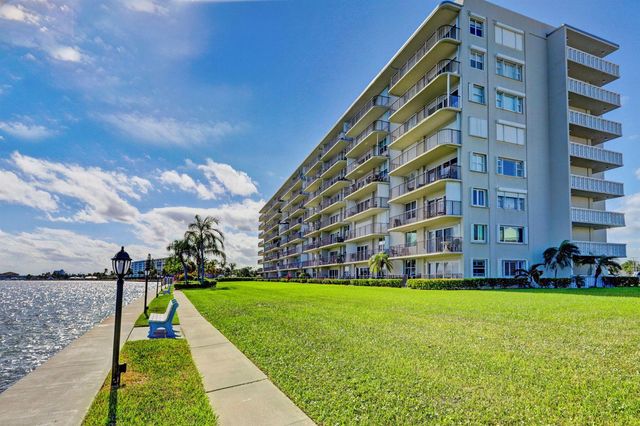 801 Lake Shore Drive 716, Lake Park, FL 33403
