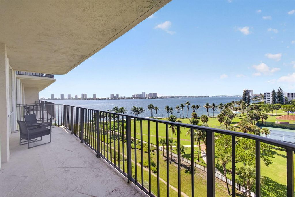 801 Lake Shore Drive 716, Lake Park, FL 33403