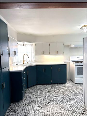 325 E Oaks Ave, Port Aransas, TX 78373