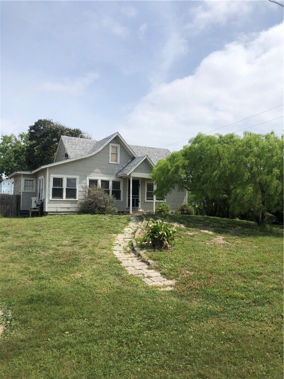325 E Oaks Ave, Port Aransas, TX 78373 — photo 2
