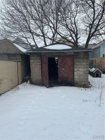 653 East Division Street, Syracuse, NY 13208