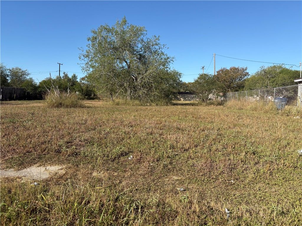 4217 Barrera Dr, Corpus Christi, TX 78416 — exterior