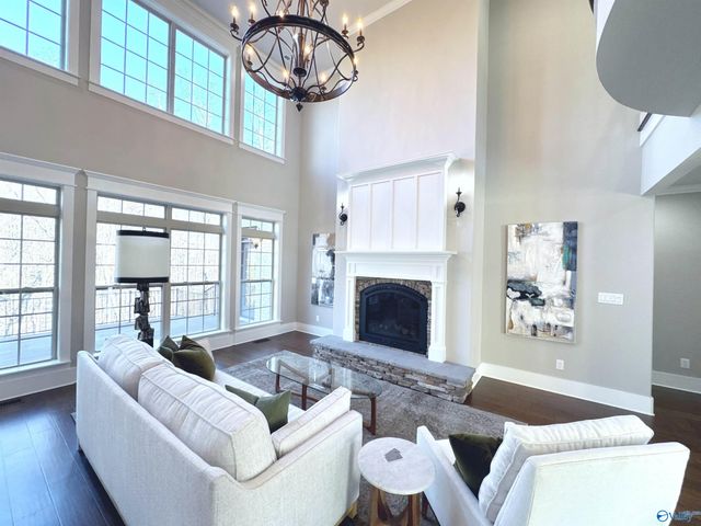 1 Sylvias Way SE, Huntsville, AL 35803