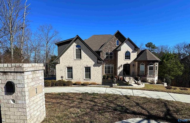 1 Sylvias Way SE, Huntsville, AL 35803