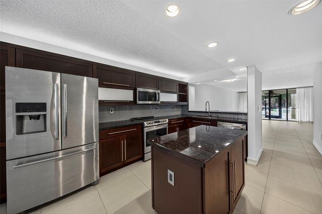 1100 SE 5th Court 53, Pompano Beach, FL 33060