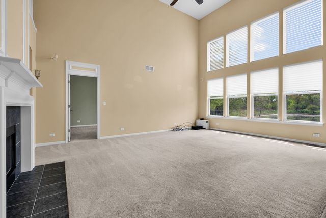 1575 McClellan Drive, Lindenhurst, IL 60046
