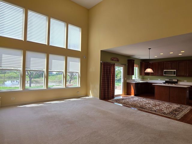 1575 McClellan Drive, Lindenhurst, IL 60046