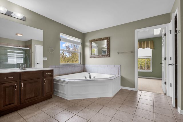 1575 McClellan Drive, Lindenhurst, IL 60046