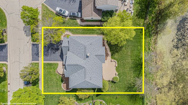 1575 McClellan Drive, Lindenhurst, IL 60046