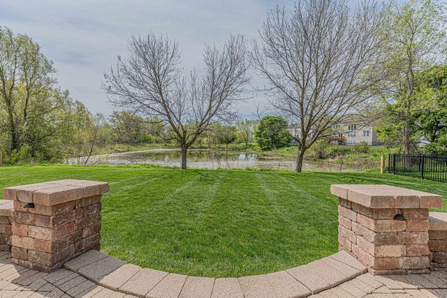 1575 McClellan Drive, Lindenhurst, IL 60046