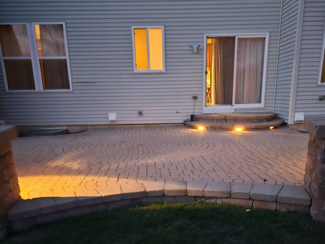 1575 McClellan Drive, Lindenhurst, IL 60046