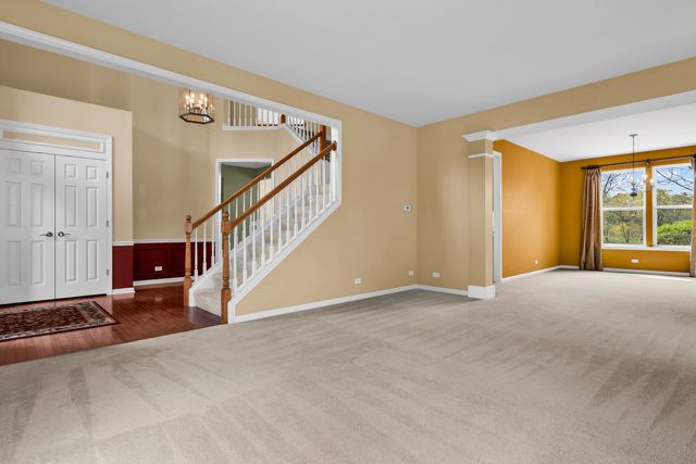 1575 McClellan Drive, Lindenhurst, IL 60046