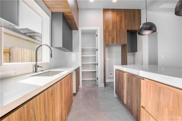 1911 Sunrise Avenue, Mission, TX 78574