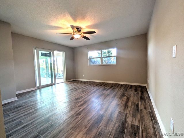 11576 W Kingfisher Court, Crystal River, FL 34429