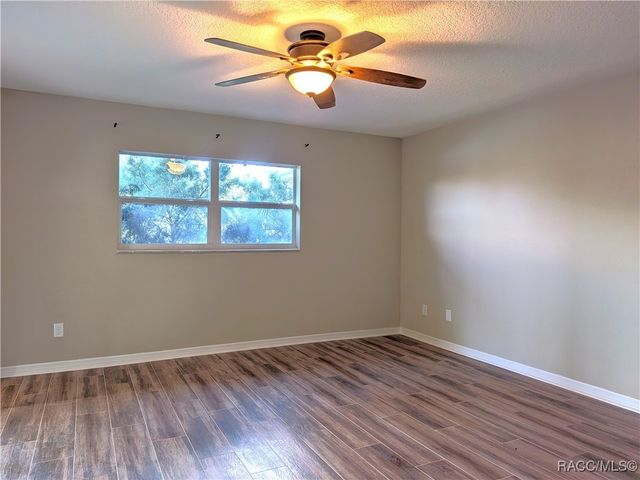 11576 W Kingfisher Court, Crystal River, FL 34429