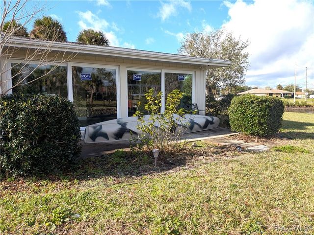 11576 W Kingfisher Court, Crystal River, FL 34429