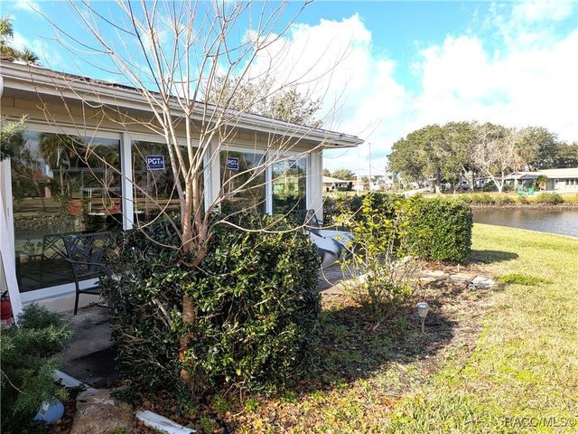 11576 W Kingfisher Court, Crystal River, FL 34429