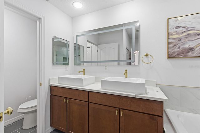 642 WELLS COURT 402, Clearwater, FL 33756