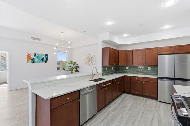 642 WELLS COURT 402, Clearwater, FL 33756