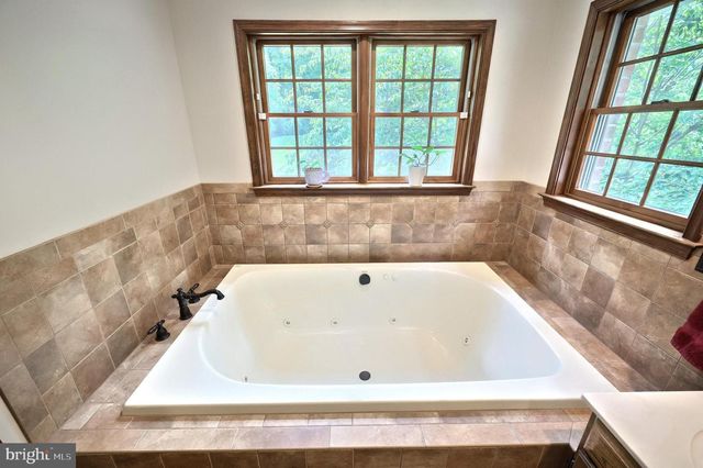 7714 PARADISE HTS, Abbottstown, PA 17301