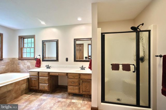 7714 PARADISE HTS, Abbottstown, PA 17301