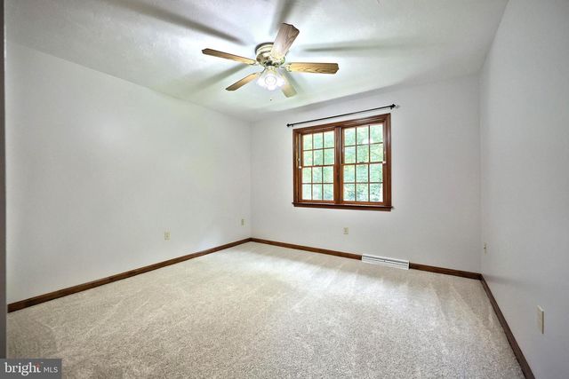 7714 PARADISE HTS, Abbottstown, PA 17301